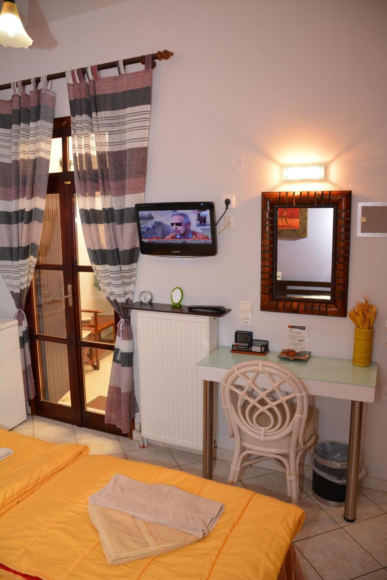 Enetiko Rooms Ханья Экстерьер фото
